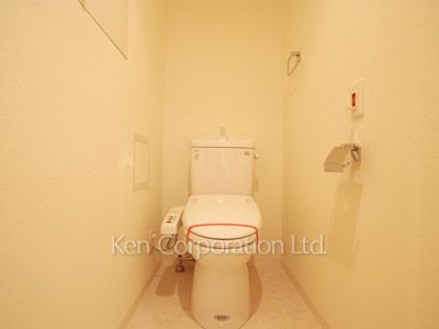 Lavatory ※Photo of the same layout on 12 floor. Decoration and fixture may differ.