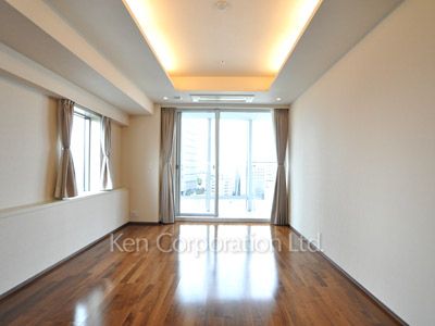 Living-Dining ※Photo of the same layout on 11 floor. Decoration and fixture may differ.