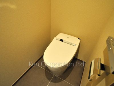 Lavatory ※Photo of the same layout on 11 floor. Decoration and fixture may differ.