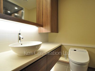 Powder Room ※Photo of the same layout on 11 floor. Decoration and fixture may differ.