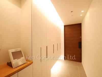 Entrance ※Photo of the same layout on 13 floor. Decoration and fixture may differ.