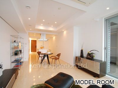 Living-Dining ※Photo of the same layout on 13 floor. Decoration and fixture may differ.