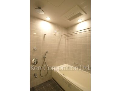 Bath ※Photo of the same layout on 13 floor. Decoration and fixture may differ.