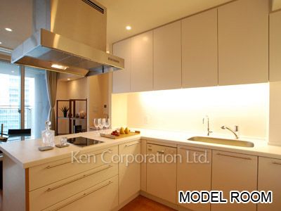 Kitchen ※Photo of the same layout on 11 floor. Decoration and fixture may differ.