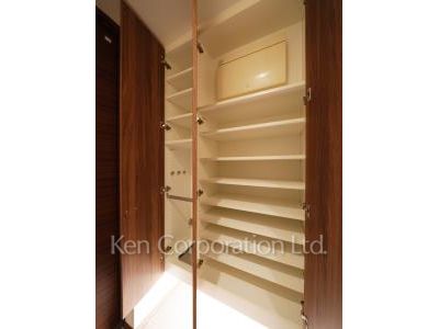 Shoes Closet