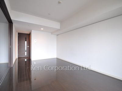 Living-Dining ※Photo of the same layout on 9 floor. Decoration and fixture may differ.