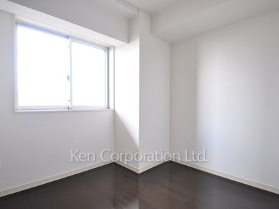 Bedroom ※Photo of the same layout on 9 floor. Decoration and fixture may differ.