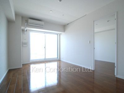 Living-Dining ※Photo of the same layout on 12 floor. Decoration and fixture may differ.