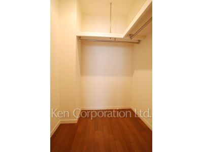 Closet ※Photo of the same layout on 12 floor. Decoration and fixture may differ.