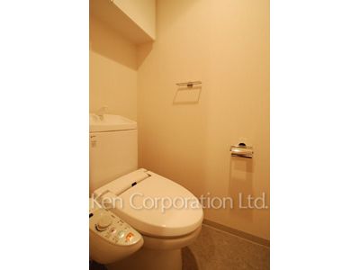 Lavatory ※Photo of the same layout on 12 floor. Decoration and fixture may differ.