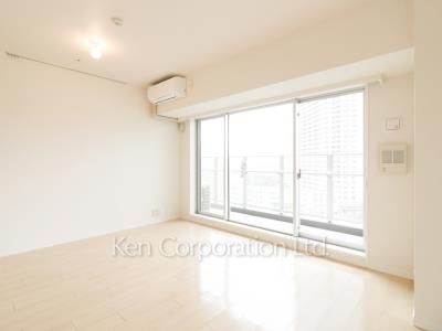 Living-Dining ※Photo of the same layout on 13 floor. Decoration and fixture may differ.