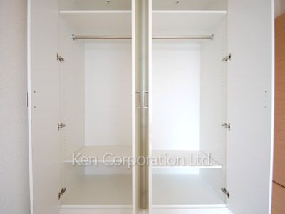 Closet ※Photo of the same layout on 19 floor. Decoration and fixture may differ.