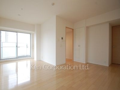Living-Dining ※Photo of the same layout on 19 floor. Decoration and fixture may differ.