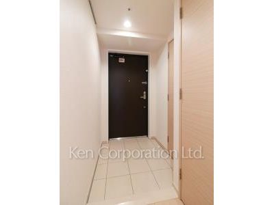 Entrance ※Photo of the same layout on 15 floor. Decoration and fixture may differ.