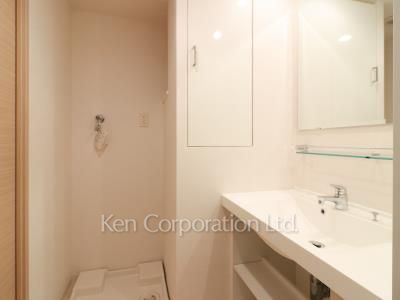 Powder Room ※Photo of the same layout on 15 floor. Decoration and fixture may differ.