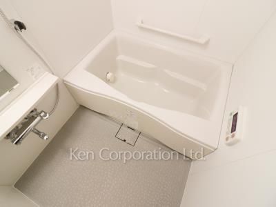 Bath ※Photo of the same layout on 15 floor. Decoration and fixture may differ.
