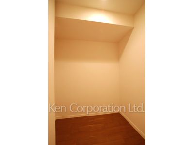 Closet ※Photo of the same layout on 6 floor. Decoration and fixture may differ.