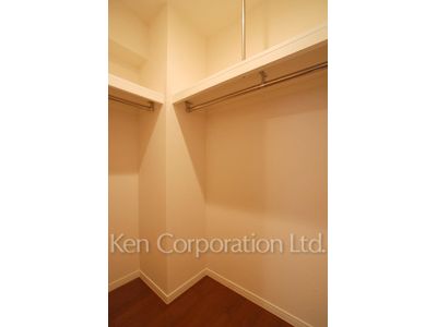 Closet ※Photo of the same layout on 6 floor. Decoration and fixture may differ.
