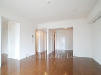 Living-Dining ※Photo of the same layout on 6 floor. Decoration and fixture may differ.
