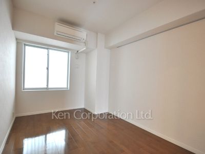Bedroom ※Photo of the same layout on 12 floor. Decoration and fixture may differ.