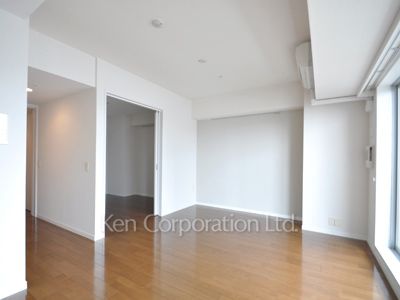 Living-Dining ※Photo of the same layout on 12 floor. Decoration and fixture may differ.