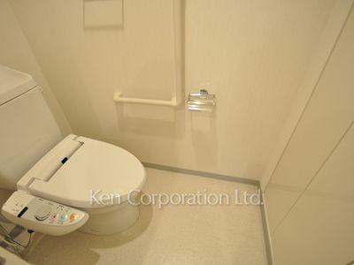 Lavatory ※Photo of the same layout on 12 floor. Decoration and fixture may differ.