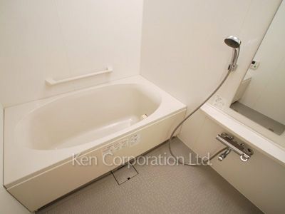 Bath ※Photo of the same layout on 12 floor. Decoration and fixture may differ.