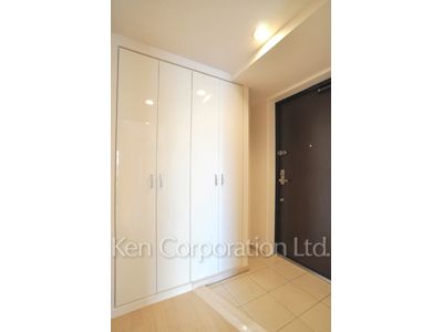 Entrance ※Photo of the same layout on 5 floor. Decoration and fixture may differ.