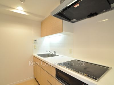 Kitchen ※Photo of the same layout on 5 floor. Decoration and fixture may differ.