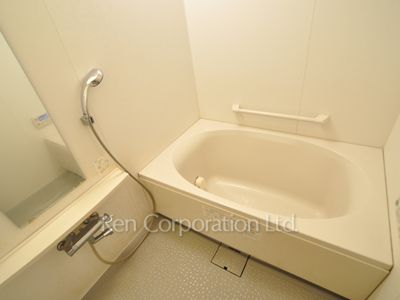 Bath ※Photo of the same layout on 5 floor. Decoration and fixture may differ.