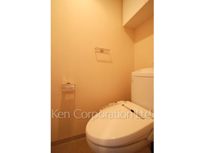 Lavatory ※Photo of the same layout on 9 floor. Decoration and fixture may differ.