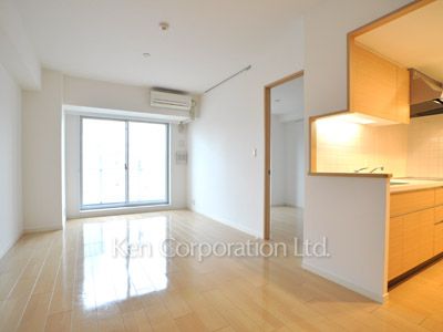 Living-Dining ※Photo of the same layout on 7 floor. Decoration and fixture may differ.