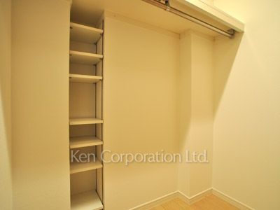 Closet ※Photo of the same layout on 7 floor. Decoration and fixture may differ.