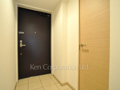 Entrance ※Photo of the same layout on 7 floor. Decoration and fixture may differ.
