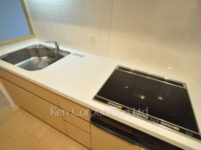 Kitchen ※Photo of the same layout on 7 floor. Decoration and fixture may differ.