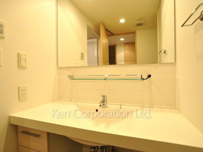 Powder Room ※Photo of the same layout on 7 floor. Decoration and fixture may differ.