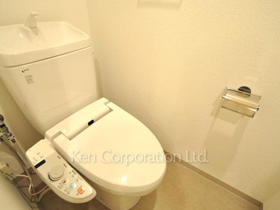 Lavatory ※Photo of the same layout on 7 floor. Decoration and fixture may differ.