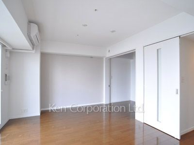 Living-Dining ※Photo of the same layout on 16 floor. Decoration and fixture may differ.