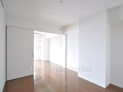 Bedroom ※Photo of the same layout on 16 floor. Decoration and fixture may differ.