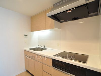 Kitchen ※Photo of the same layout on 13 floor. Decoration and fixture may differ.