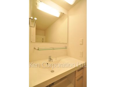 Powder Room ※Photo of the same layout on 13 floor. Decoration and fixture may differ.