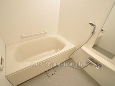 Bath ※Photo of the same layout on 13 floor. Decoration and fixture may differ.