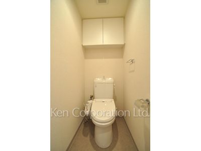 Lavatory ※Photo of the same layout on 13 floor. Decoration and fixture may differ.