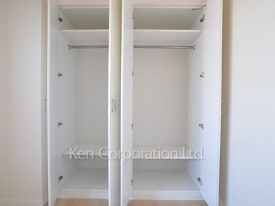 Closet ※Photo of the same layout on 13 floor. Decoration and fixture may differ.