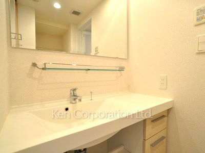Powder Room ※Photo of the same layout on 15 floor. Decoration and fixture may differ.