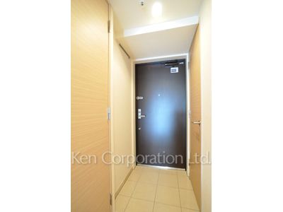 Entrance ※Photo of the same layout on 15 floor. Decoration and fixture may differ.