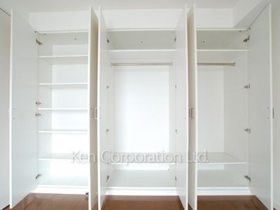 Closet ※Photo of the same layout on 20 floor. Decoration and fixture may differ.
