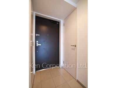 Entrance ※Photo of the same layout on 20 floor. Decoration and fixture may differ.