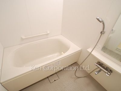 Bath ※Photo of the same layout on 20 floor. Decoration and fixture may differ.