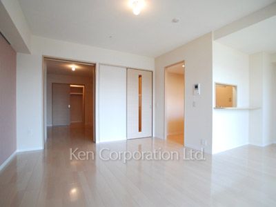 Living-Dining ※Photo of the same layout on 15 floor. Decoration and fixture may differ.